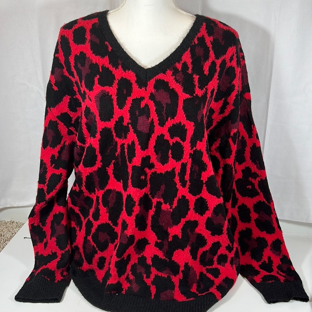 APT 9 Red Black Animal Print Women's Sweater V-Neck Acrylic Blend Long Sleeve